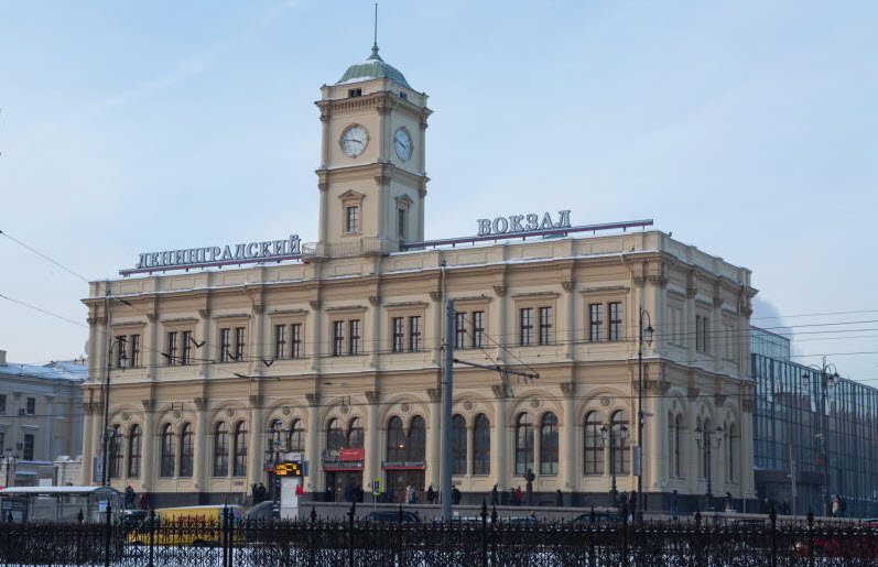 Ленинградский вокзал в Москве